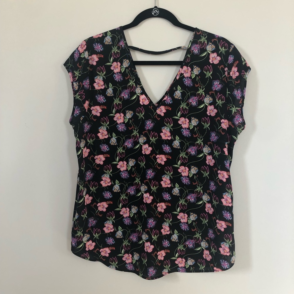 DR2 Blouse Size Large